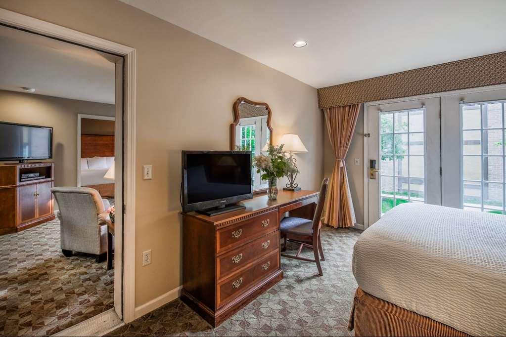 Cloverleaf Suites Columbus - Dublin Room photo